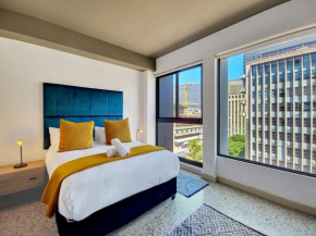 Luxurious hotel-type living couples retreat- pool